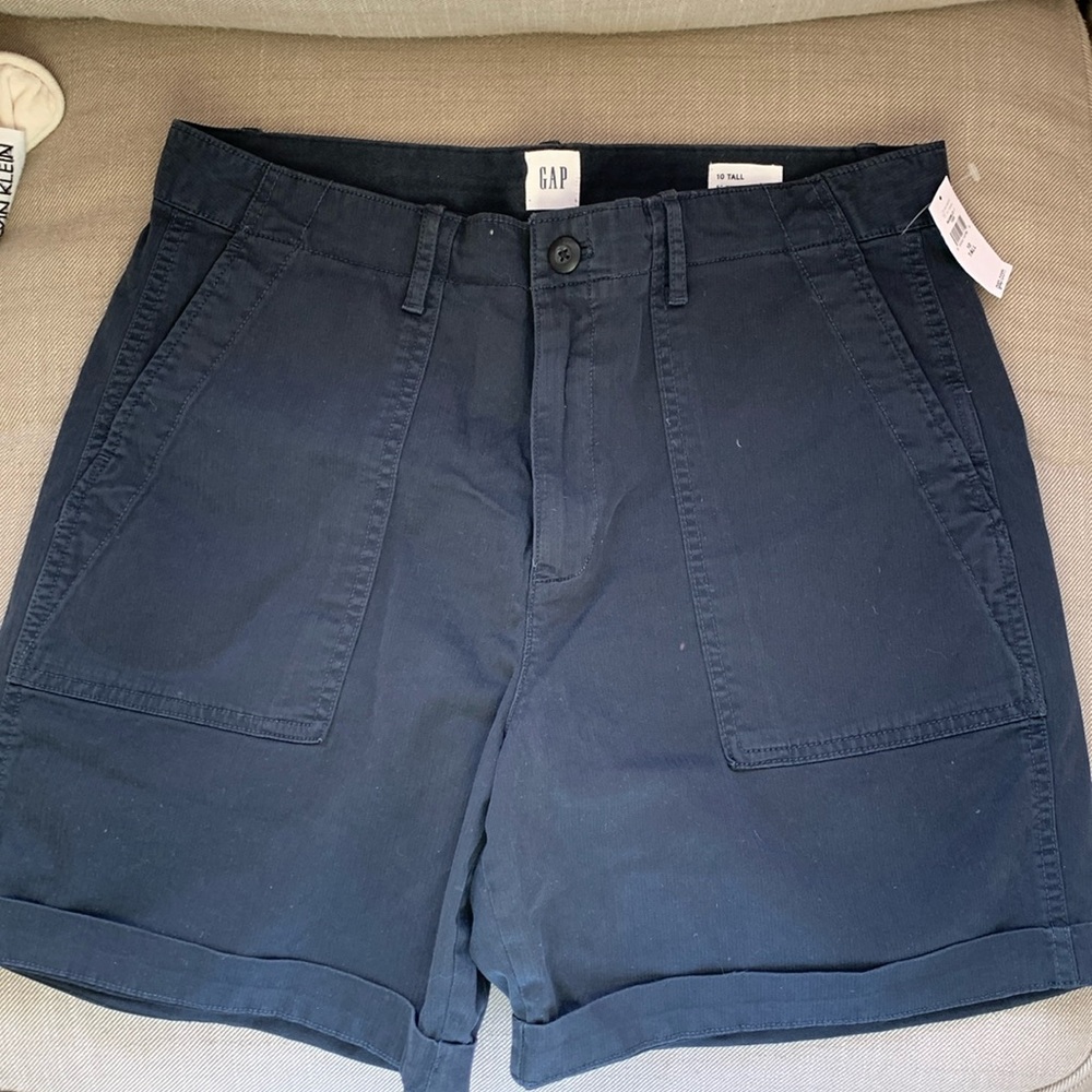 Gap women’s navy khaki short size 10 tall new with tags
